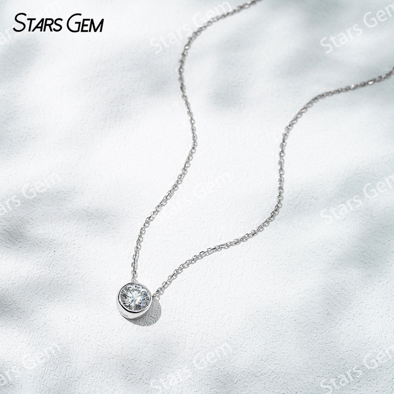 18K Gold 6.4mm 1.0ct Round Bri - Bezels Set Pendant のレビューと価格